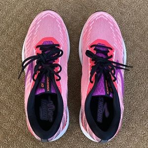 Brooks Ravenna 10 Running Shoe Womens Size 9 Excellent Condition